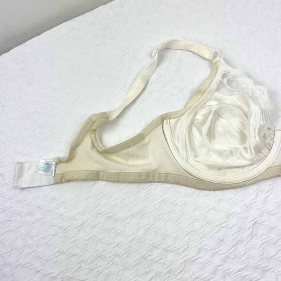BUY 1 GET 1 FREE underscene 38c cream vintage bra - Picture 9 of 12